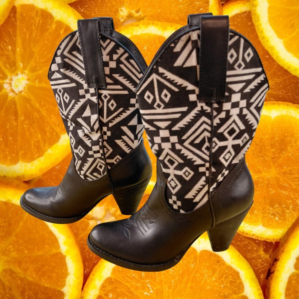 Western Aztec Cowboy‎ Ankle Boots Black White Heeled US Size 6 Booties